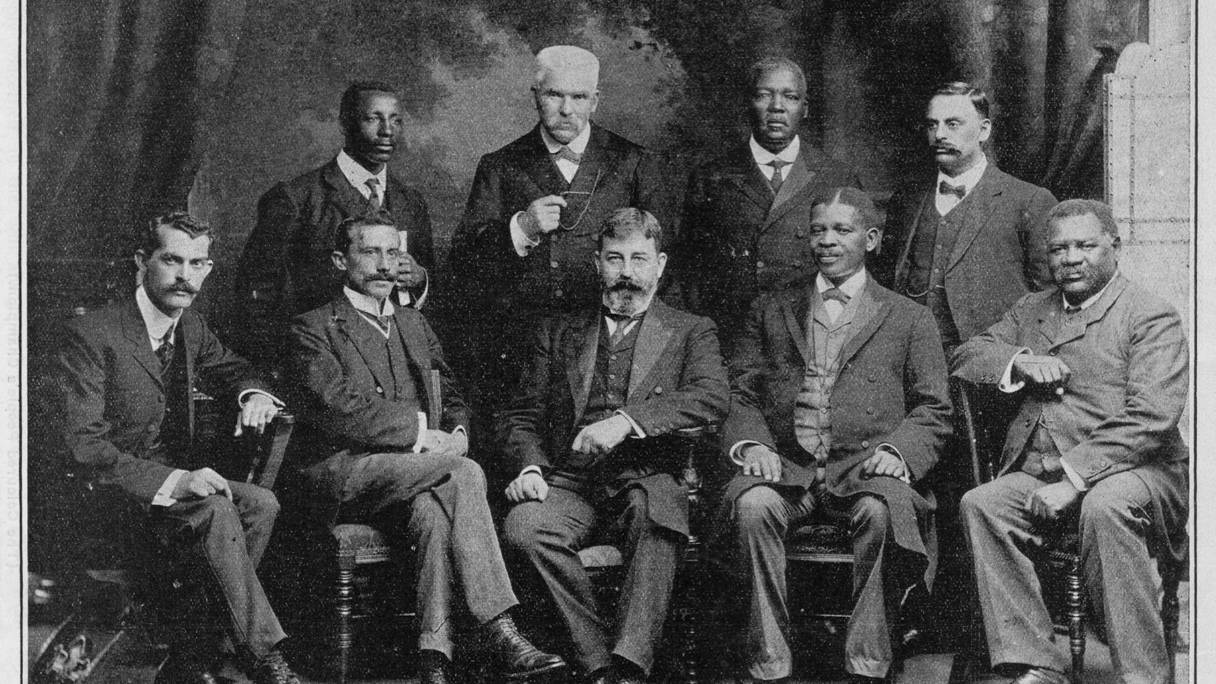 Délégation des natifs blancs et noirs d'Afrique du Sud, à Londres en 1909. 
