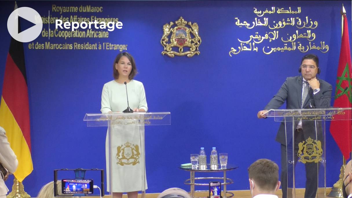 Le ministre des Affaires étrangères, Nasser Bourita, et son homologue allemande, Annalena Baerbock, animent un point de presse, jeudi 25 août 2022 à Rabat.
