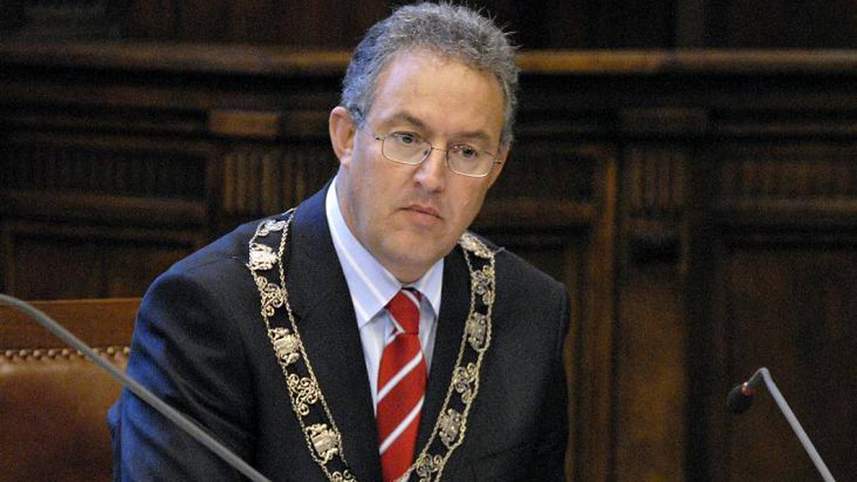 Ahmed Aboutaleb, le maire de Rotterdam demande aux musulmans "mécontents" de quitter les Pays-Bas.
