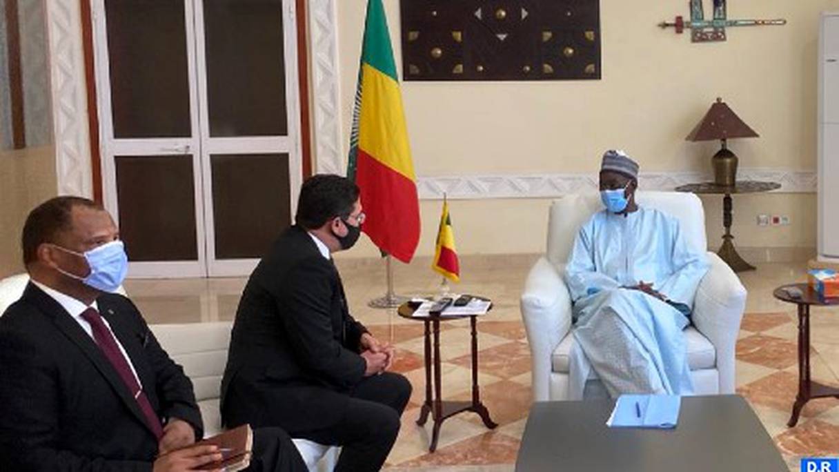 Nasser Bourita reçu en audience par le président de transition de la République du Mali, Bah N’Daw, le 29 septembre 2020. 
