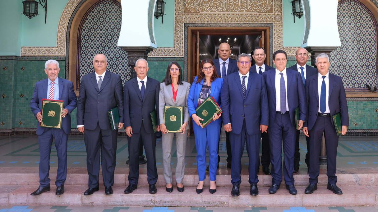 Le chef du gouvernement a présidé le 22 juillet 2022 à Rabat la cérémonie de signature d’une convention-cadre pour atténuer l’impact des récents incendies dans le nord du Royaume.
