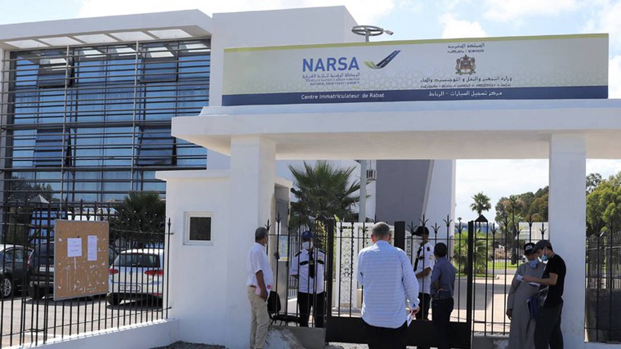 Un centre d'immatriculation de NARSA. 
