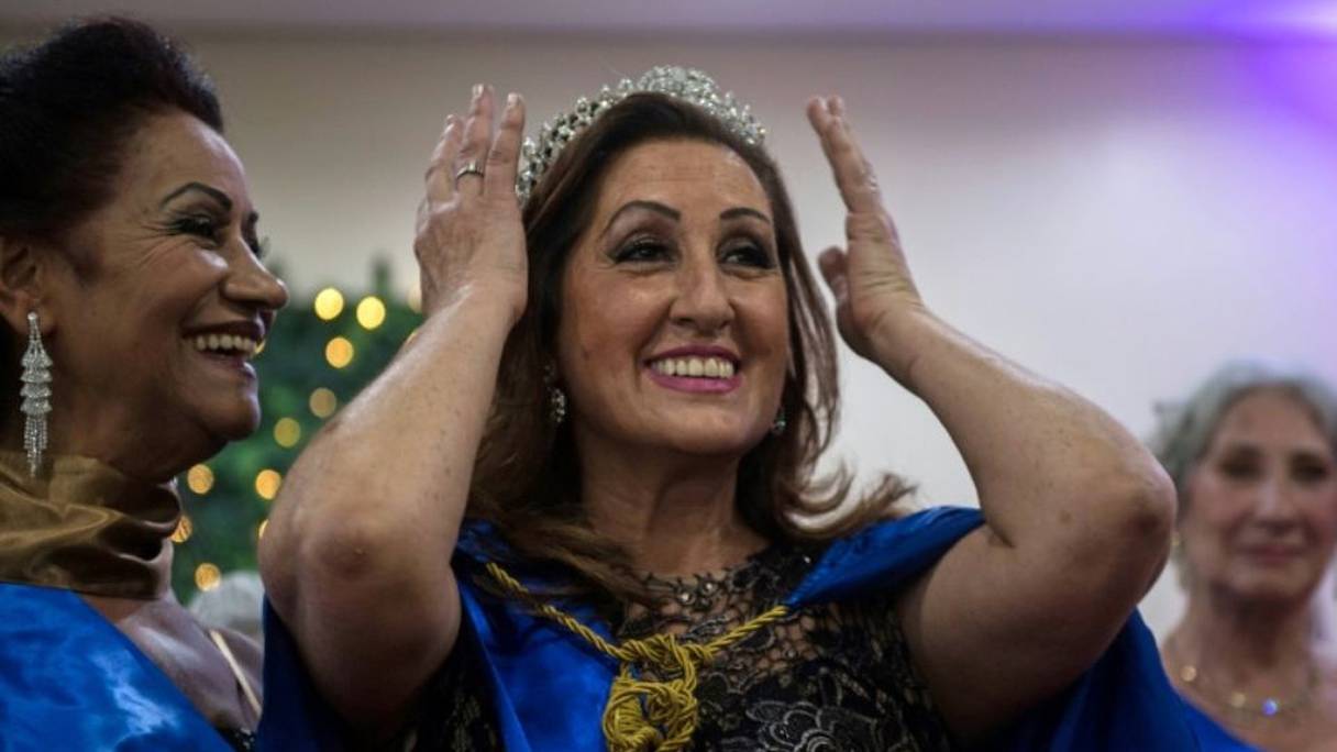 Rosalia Pereira, 62 ans, couronnée reine de beauté d'un concours pour personnes âgées à Sao Paulo, le 10 mai 2018.
