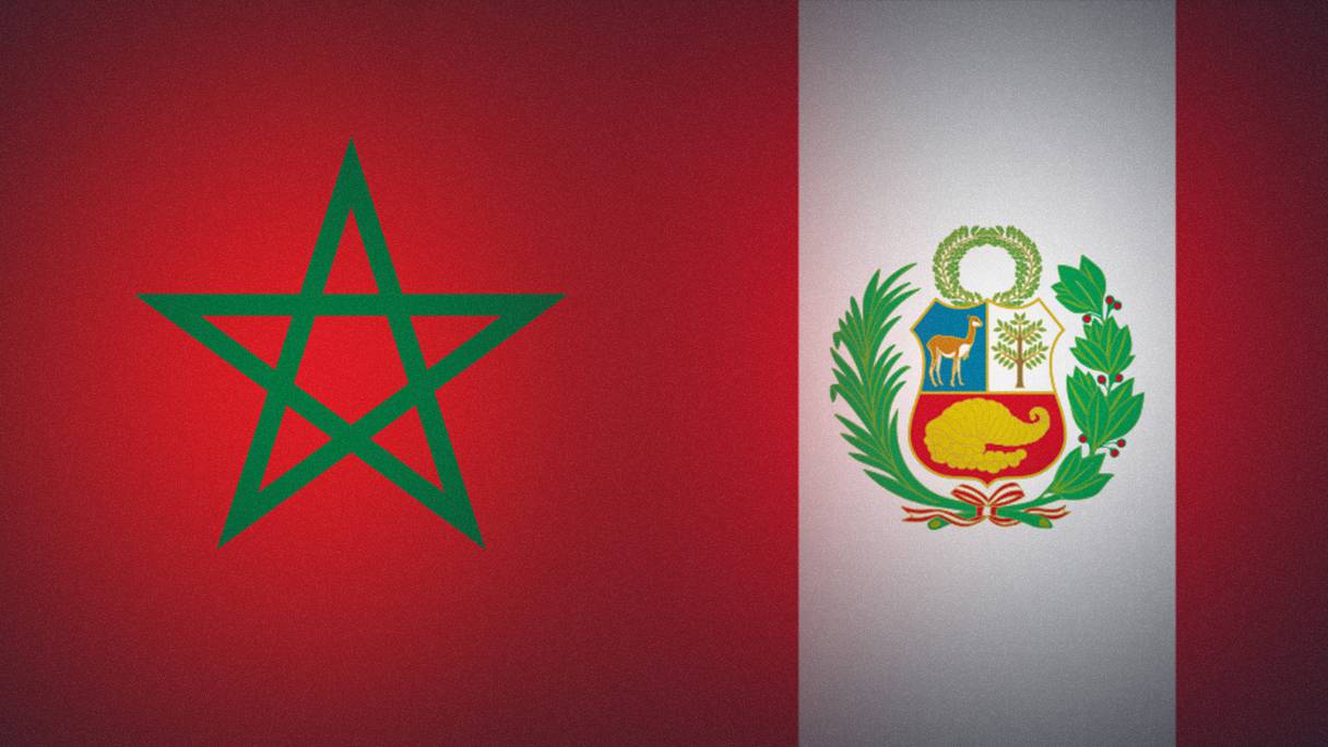 Drapeaux du Royaume du Maroc et de la République du Pérou.
