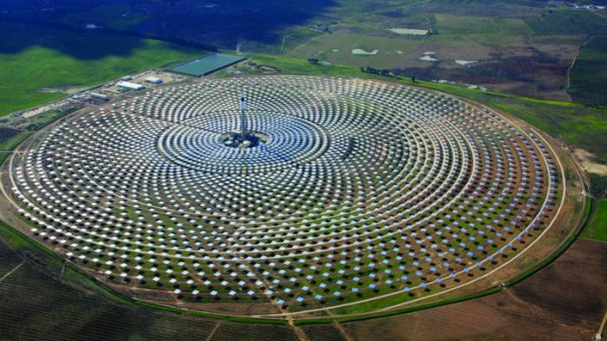 La centrale solaire Noor, une des plus grandes au monde.
