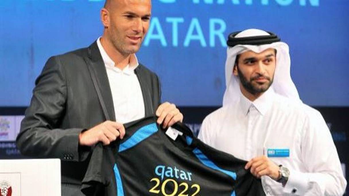 Zinedine Zidane, déjà ambassadeur de Qatar 2022, sera-t-il coach du PSG, propriété des Qataris?
