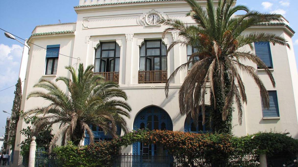 Entrée principale du lycée Regnault, lycée français de Tanger. 
