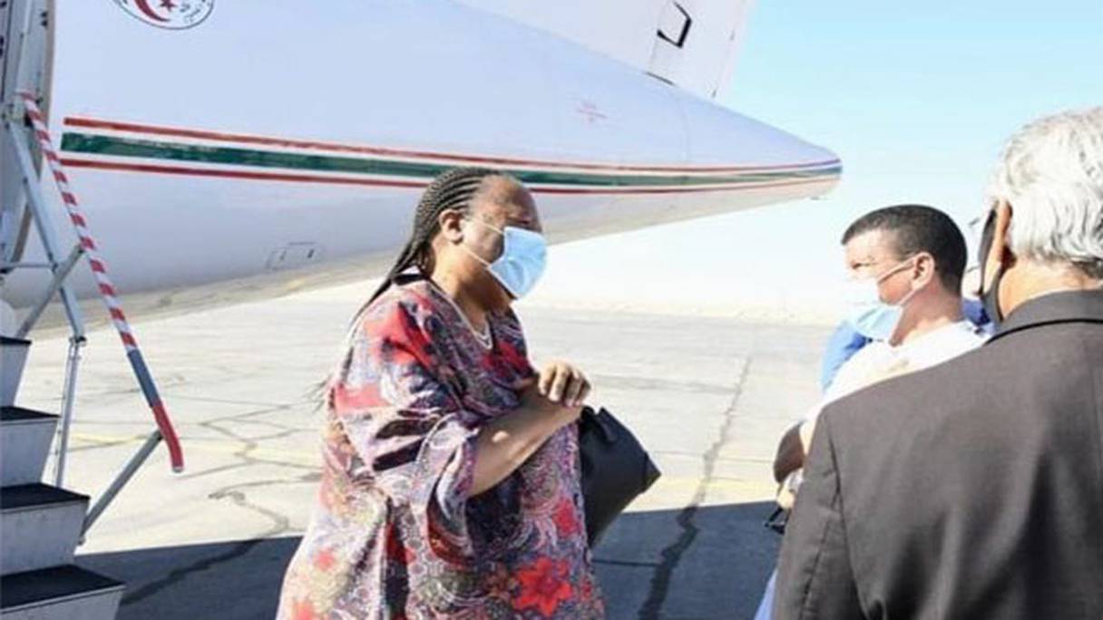 Naledi Pandor, ministre sud-africaine des Affaires étrangères, voyage au frais du contribuable algérien pour se déplacer à Tindouf chez les séparatistes du Polisario.
