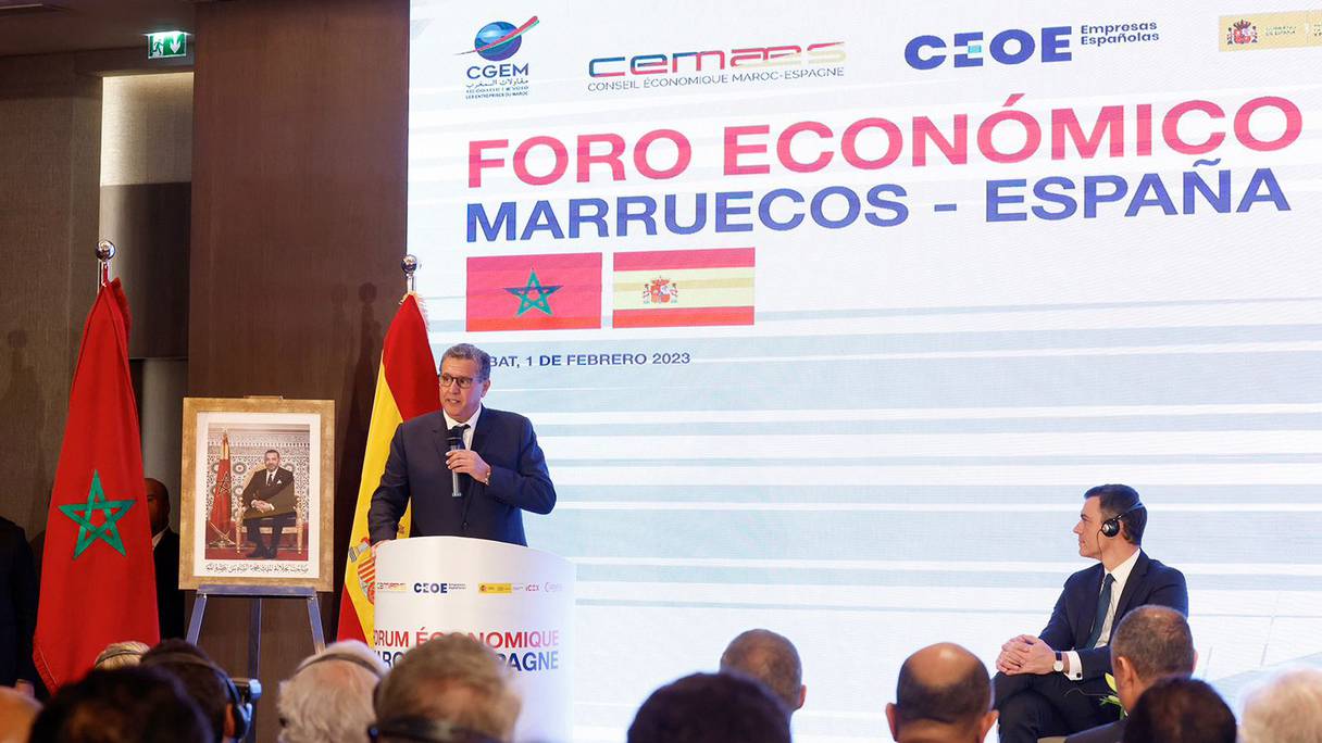 Le Chef du Gouvernement, Aziz Akhannouch, lors de la clôture du Forum économique Maroc-Espagne, ce mercredi 1er février 2023.