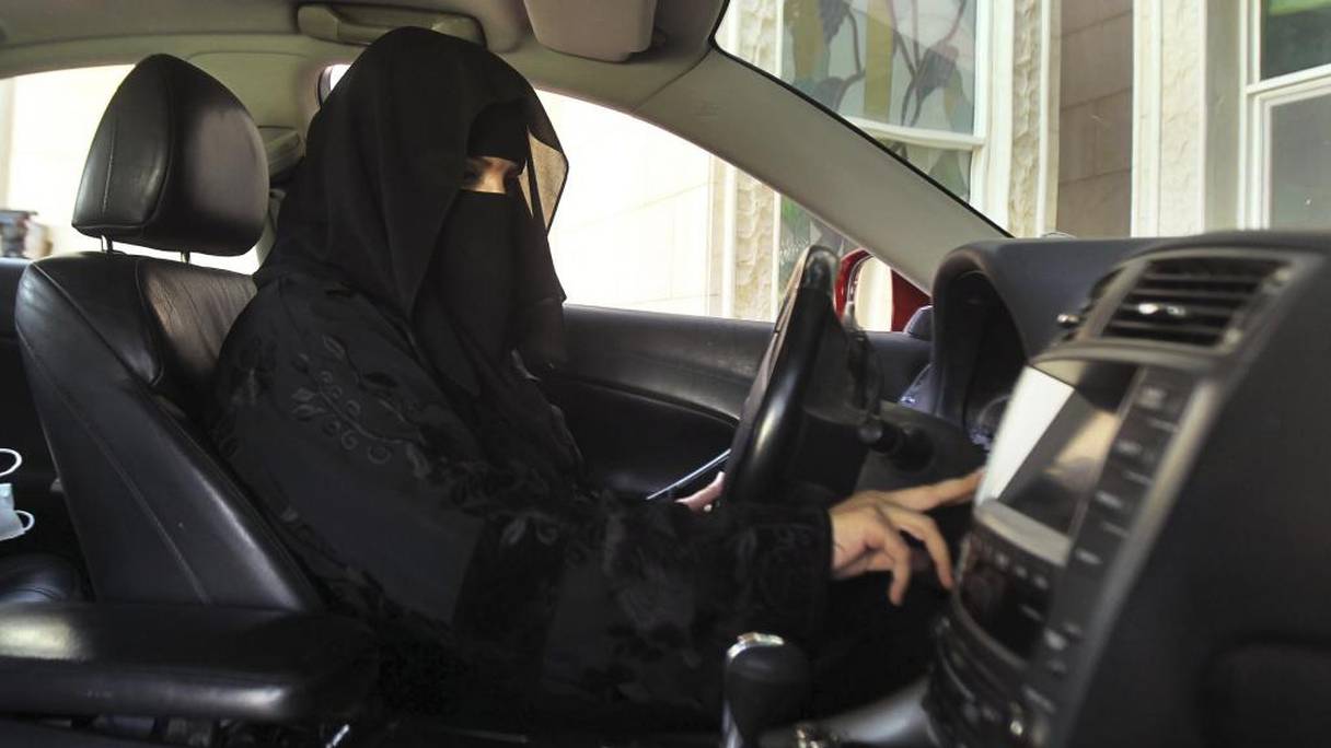 Une femme au volant en Arabie Saoudite.
