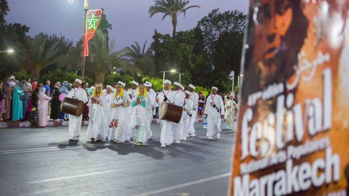 Parade au Festival national des arts populaires (FNAP), à Marrakech, au cours d'une précédente édition. 
