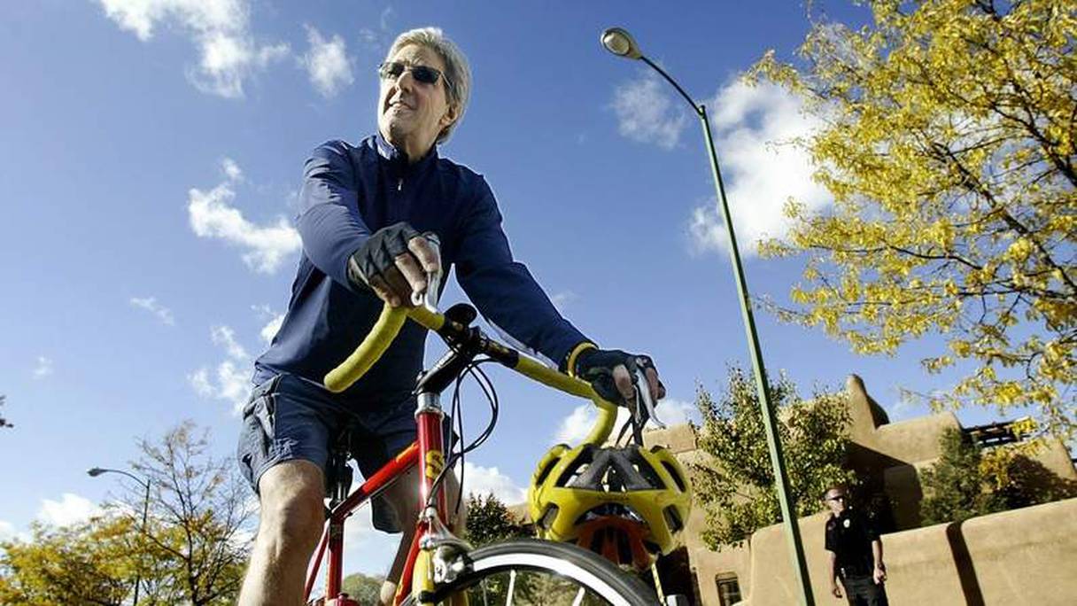 John Kerry est un adepte du vélo qu'il pratique régulièrement.
