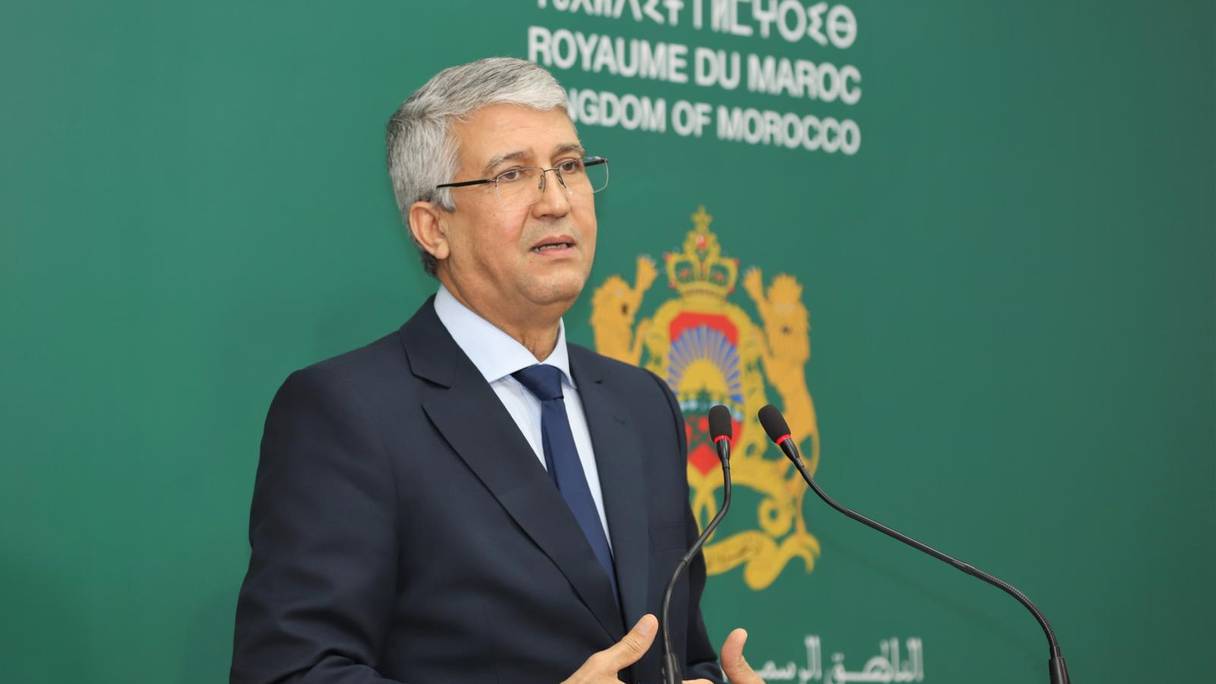 Point presse du ministre de l’Agriculture, de la Pêche maritime, du Développement rural et des Eaux et forêts, Mohammed Sadiki, tenu à l'issue de la réunion hebdomadaire du conseil de gouvernement, à Rabat, le 2 décembre 2021.
