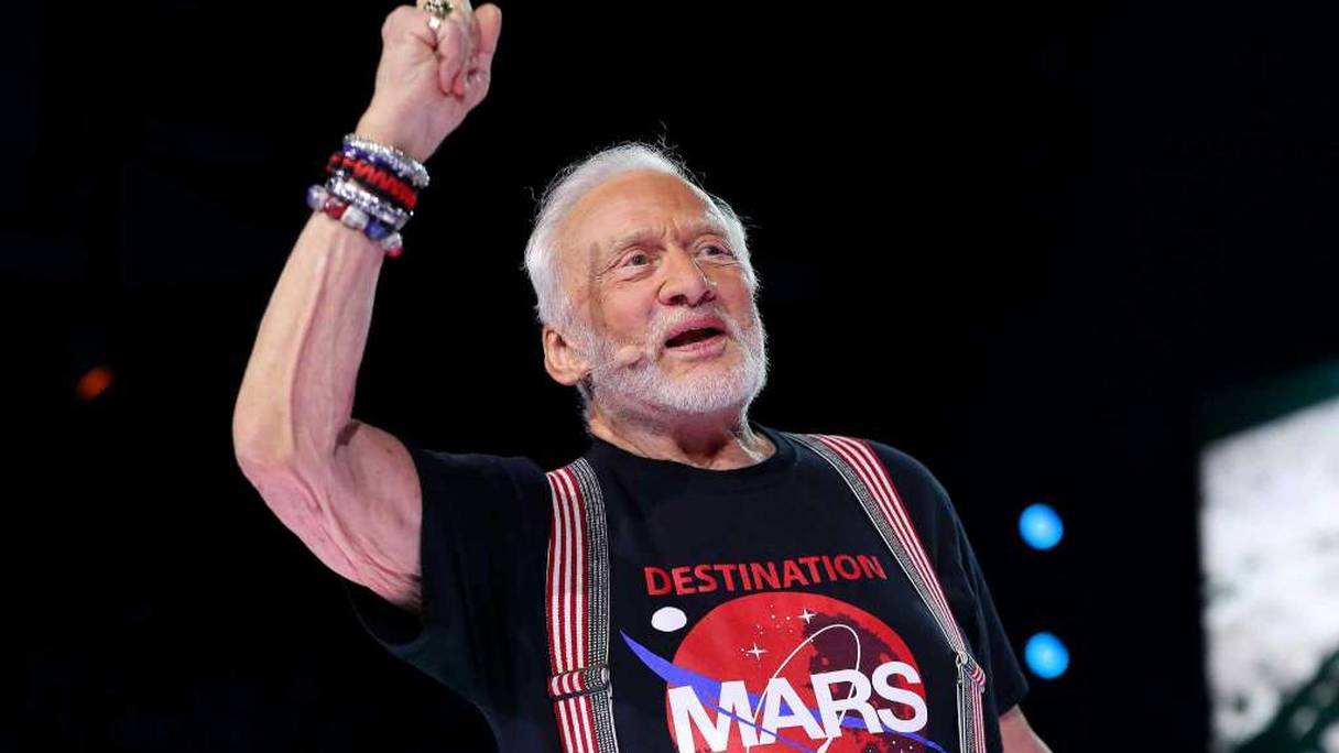 Buzz Aldrin passionné par les conditions de vie sur Mars. 
