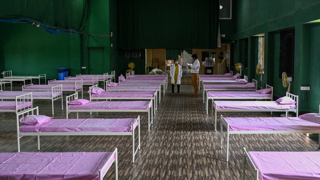 Un auditorium a été transformé en centre de traitement des patients atteints du Covid-19, à Bombay, le 29 avril 2021.
