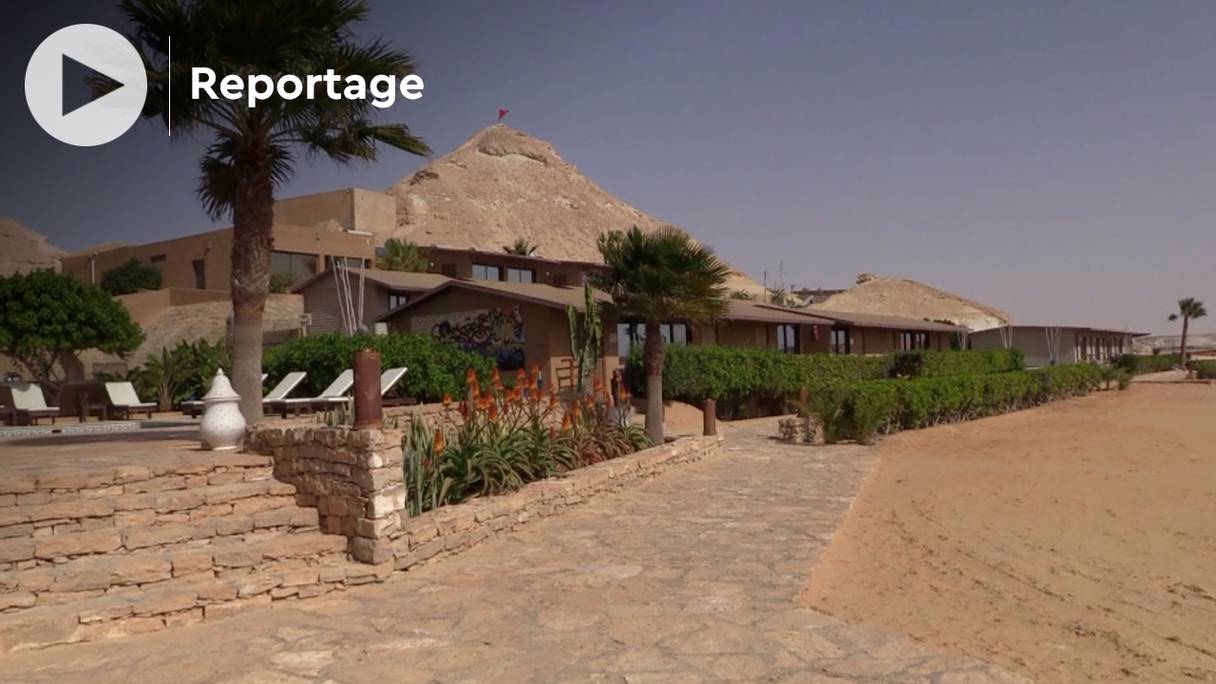 Les vacances de fin d'année devaient dynamiser la saison touristique à Dakhla, mais les annulations des réservations s'enchaînent à la suite de la décision du Maroc de verrouiller ses frontières. 
