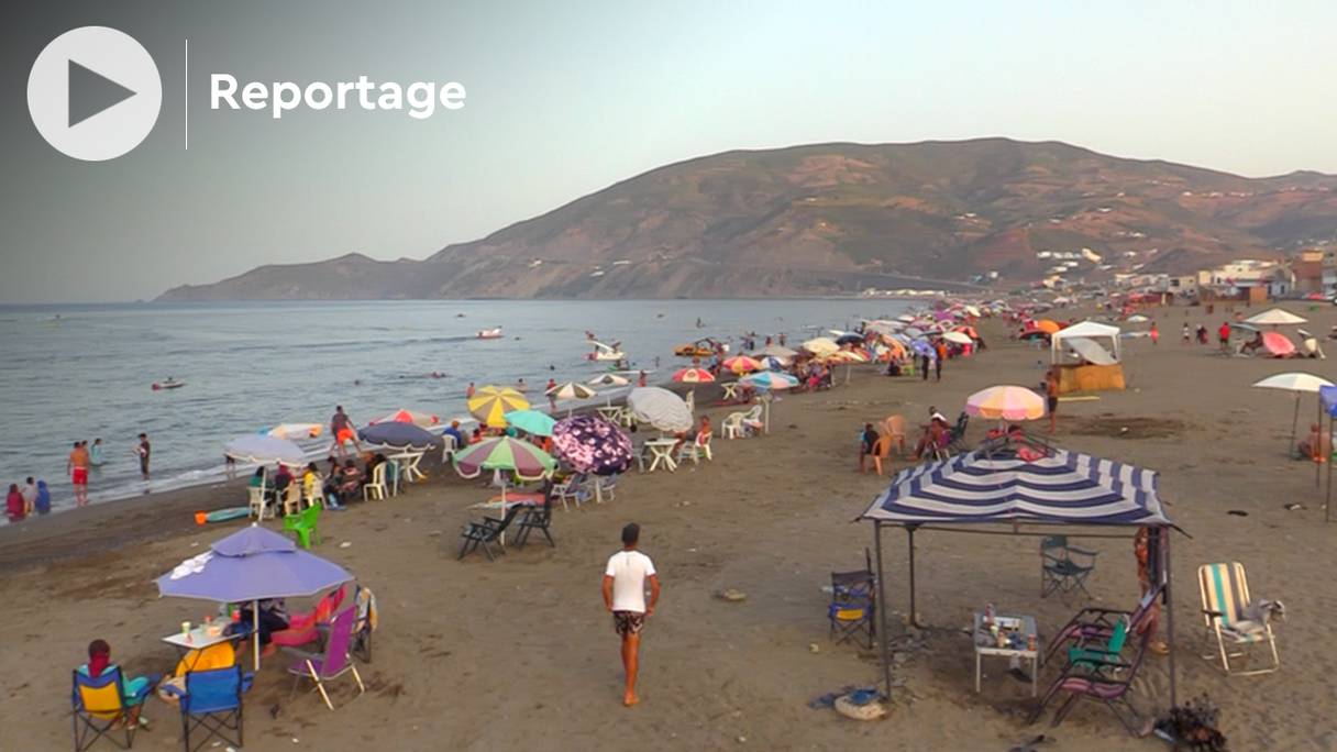 Près de Oued Laou, la plage de Kaa Asras est devenue le lieu de rencontre de prédilection des vacanciers, issus de la région de Chefchaouen ou d’ailleurs.
