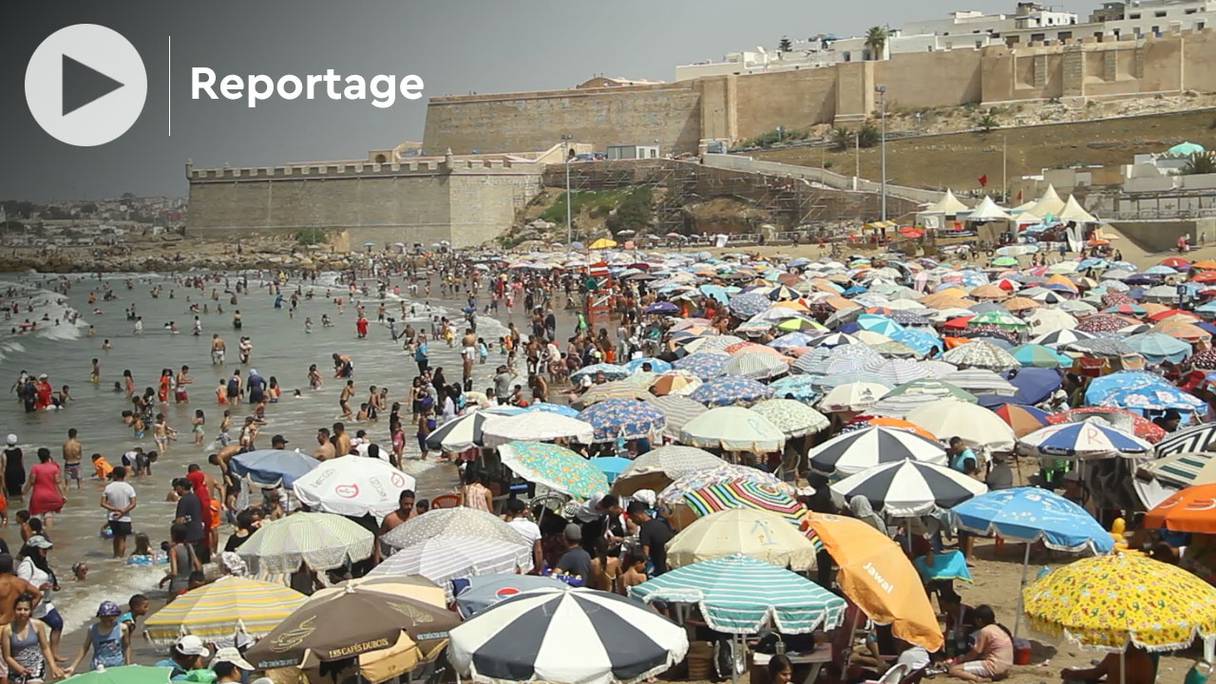 L'affluence des estivants sur les différentes plages de Rabat fait craindre une recrudescence des contaminations au Covid-19.
