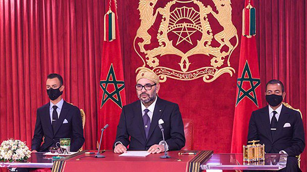 Le roi Mohammed VI s'adressant à la Nation, à l’occasion du 67e anniversaire de la Révolution du Roi et du Peuple,  jeudi 20 août 2020.

