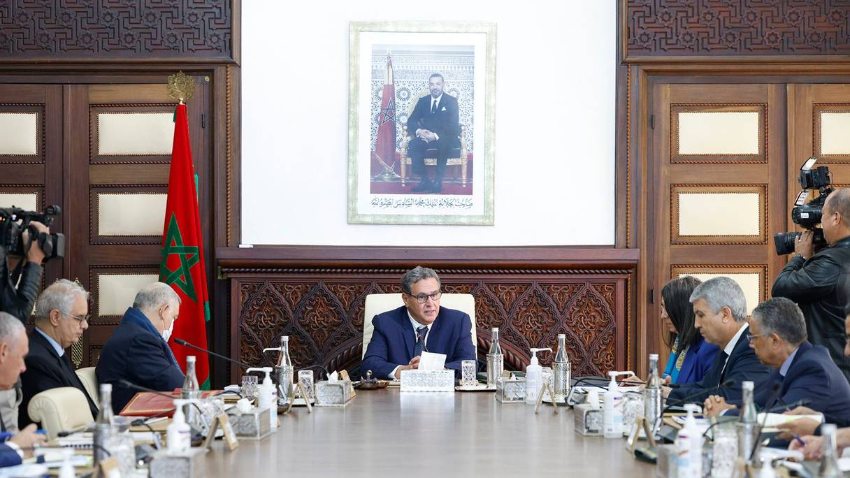Le chef du gouvernement, Aziz Akhannouch, lors de la réunion du comité de pilotage du Programme national d'approvisionnement en eau potable et d'irrigation 2020-2027, mercredi 30 novembre 2022 à Rabat.
