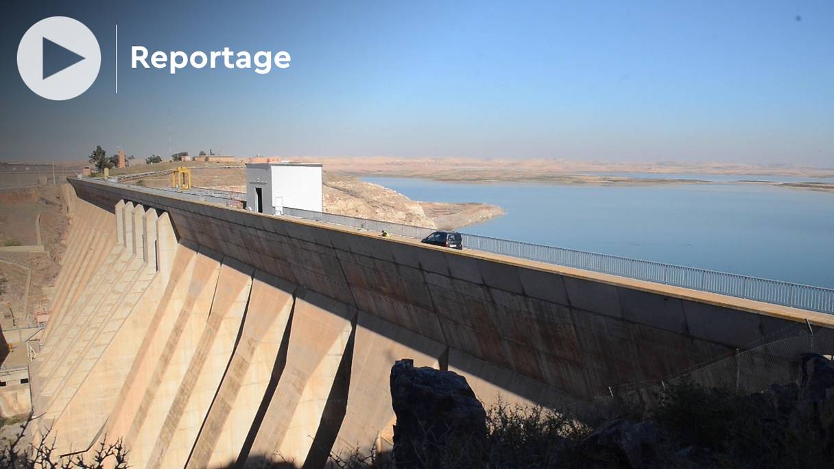 Après le barrage Al Wahda, dans la province de Taounate, Al Massira, situé à Ain Blal (province de Settat), est le deuxième plus important barrage du Maroc.
