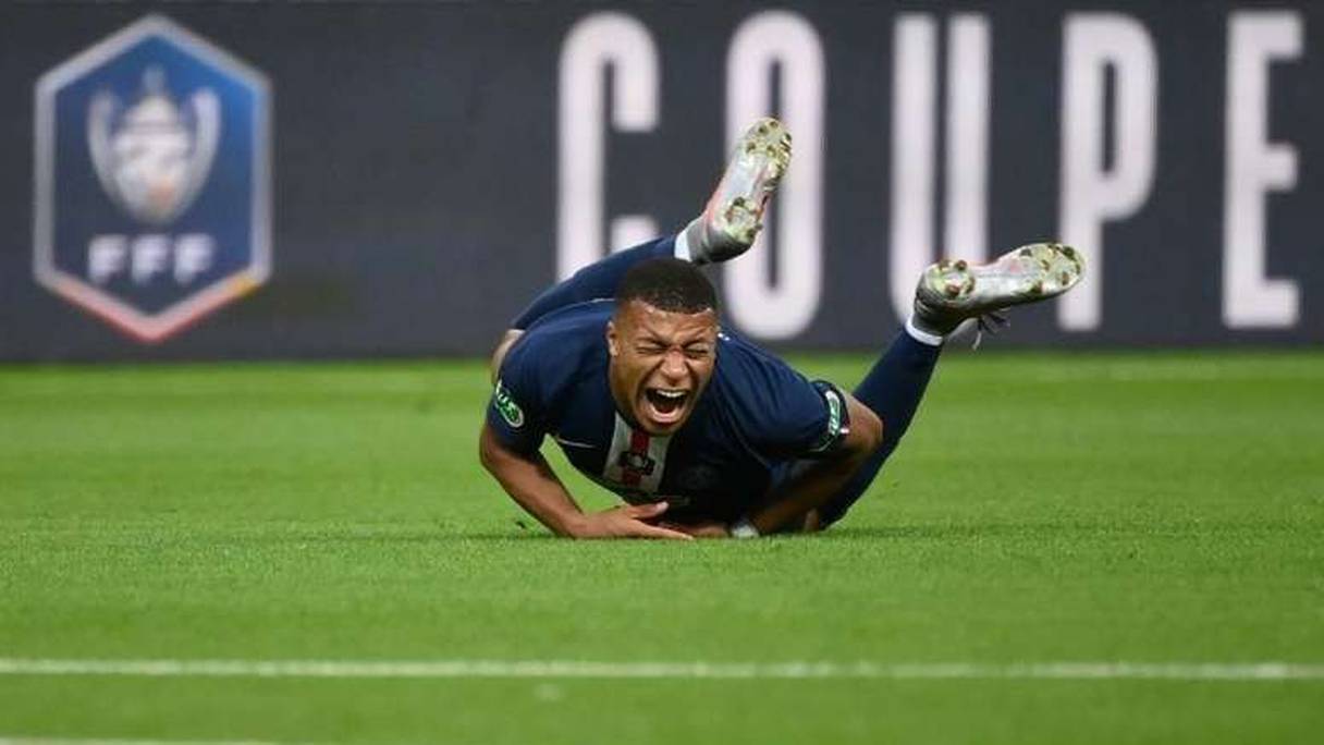 Kylian Mbappé, blessé le vendredi 24 juillet lors de la finale de Coupe de France, face à Saint-Etienne.
