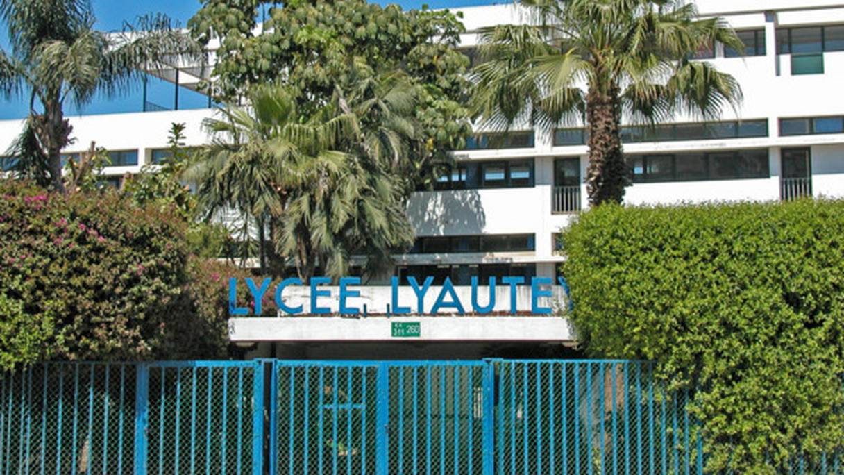 Entrée principale du lycée Lyautey de Casablanca, boulevard Ziraoui. 
