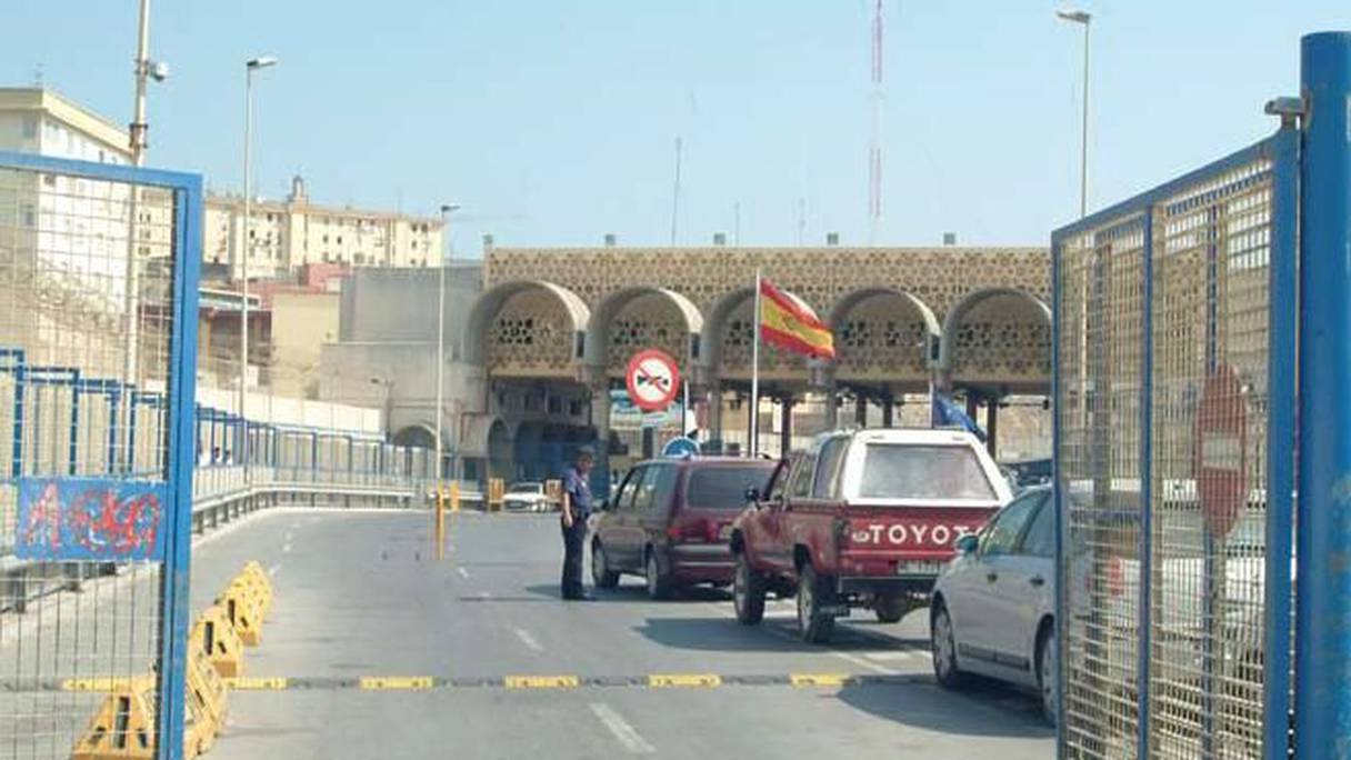 Le poste-frontière de Sebta, lieu de passage de nombreux trafics.
