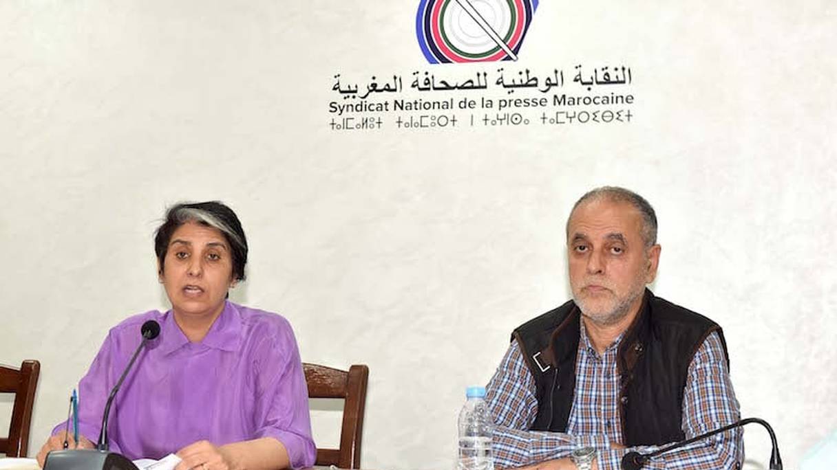 Hanane Rihab, vice-présidente, et Abdellah El Bakkali, président, du Syndicat national de la presse marocaine (SNPM). 
