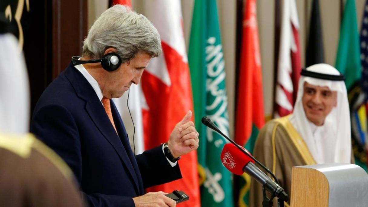John Kerry et son homologue saoudien, Adil El Joubeir.
