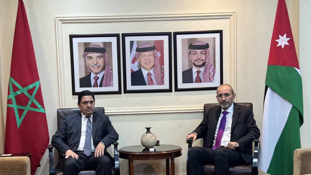 Nasser Bourita avec Ayman Safadi, vice-Premier ministre, ministre des Affaires étrangères et des Expatriés de Jordanie, lundi 5 septembre, à Amman.
