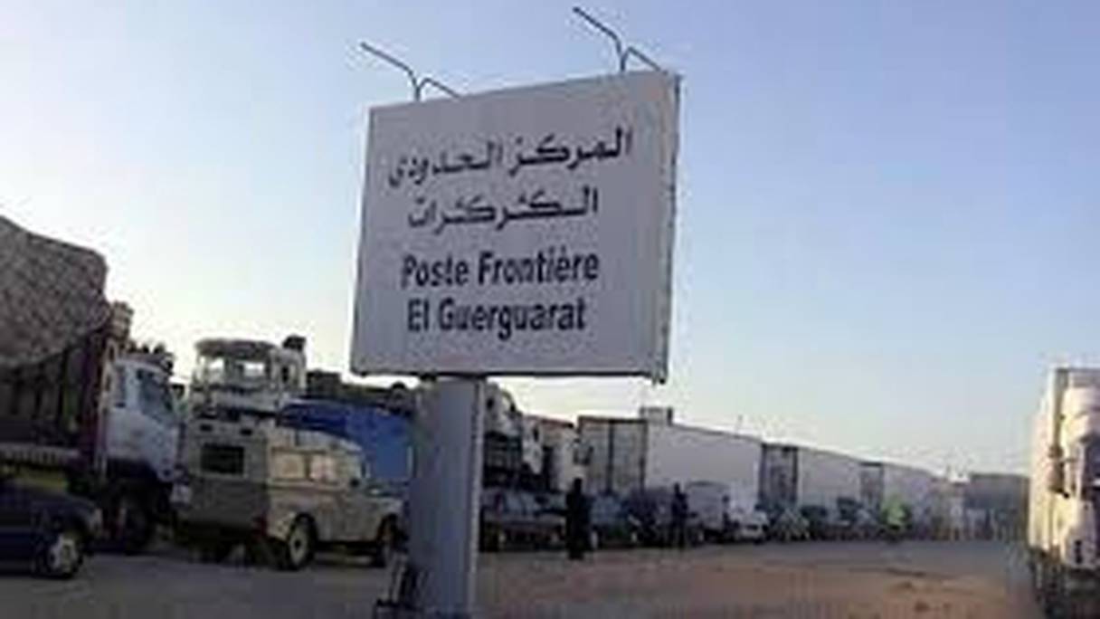 De 50 à 100 camions traversent le poste frontière marocain de Guerguerat.

