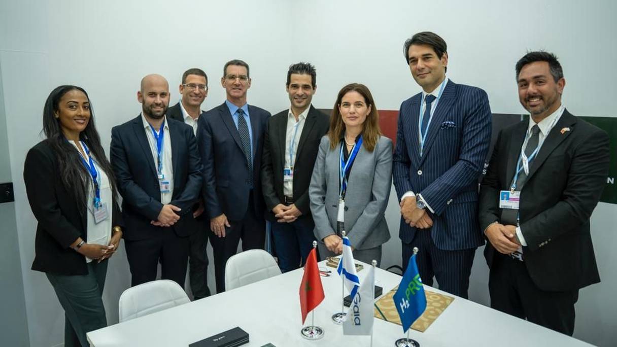 Signature de l'accord de partenariat entre le Marocain Gaia Energy et l’Israélien H2Pro, le 8 novembre 2022, au cours de la COP27, à Charm El-Cheikh, en Egypte. 
