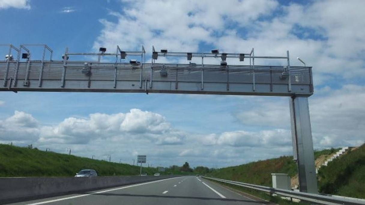21 ponts ont été équipés de clôtures et de caméras de surveillance. 
