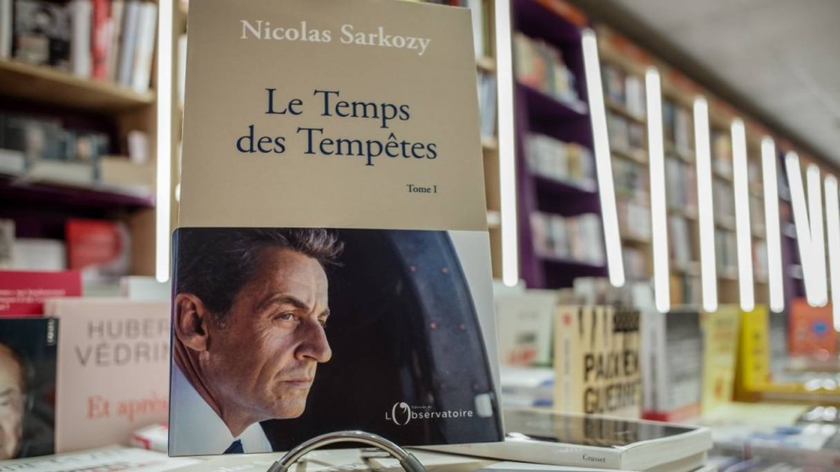 Couverture de l'ouvrage «Le Temps des tempêtes» de Nicolas Sarkozy.

