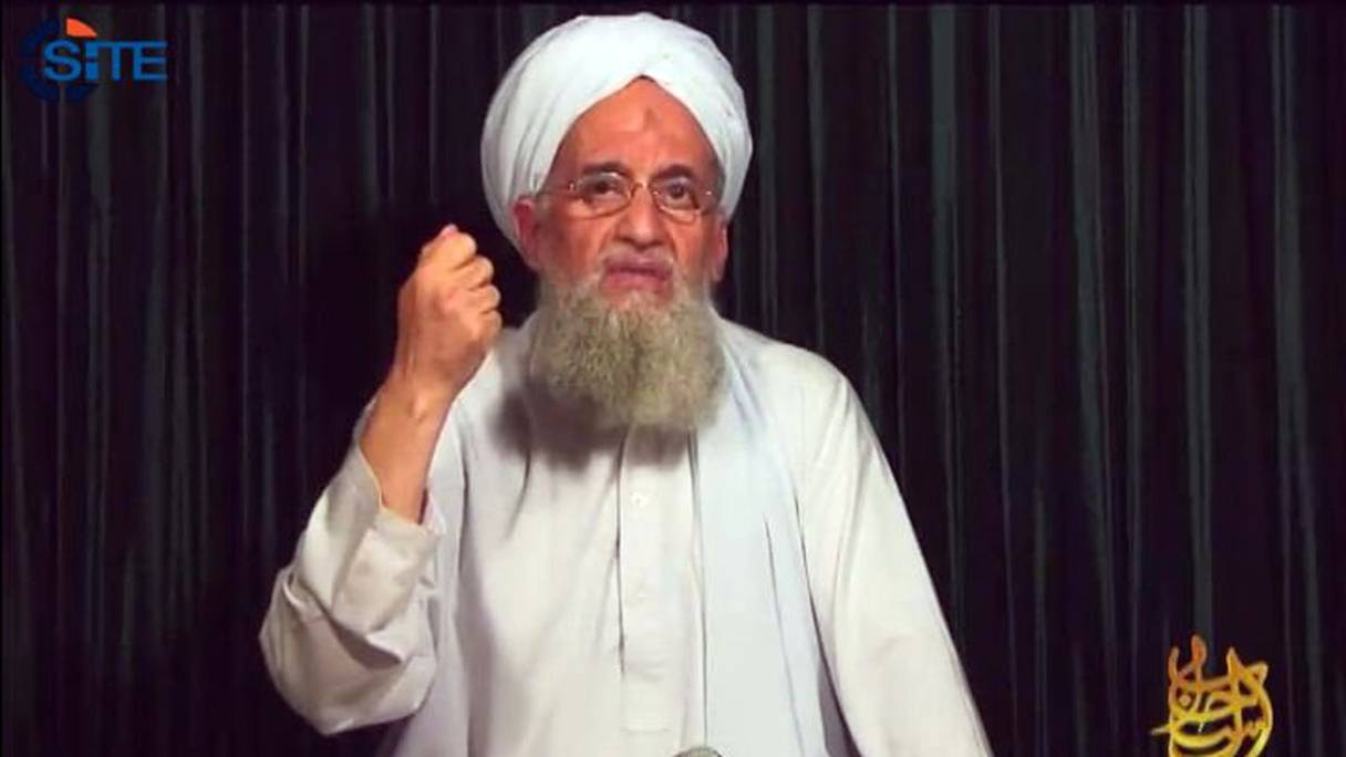 Ayman al-Zawahiri, en 2012. Joe Biden a annoncé le 1er août 2022 que les Etats-Unis ont éliminé le chef d'Al-Qaïda, l'un des terroristes les plus recherchés au monde et l'un des cerveaux des attentats du 11-Septembre, au cours d'une frappe de drone à Kaboul.
