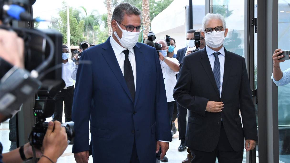 Le chef du gouvernement désigné, Aziz Akhannouch rencontre le secrétaire général du parti de l’Istiqlal (PI), Nizar Baraka dans le cadre des consultations pour la formation du nouveau gouvernement, le 13 septembre 2021, à Rabat.
