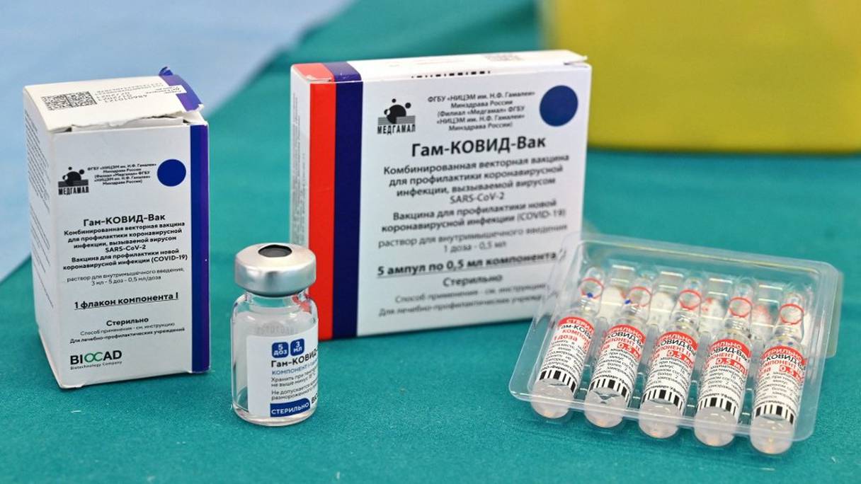 Le vaccin russe Spoutnik-V anti-Covid-19, photographié ici le 29 mars 2021 au cours d'une campagne de vaccination à l'hôpital d'Etat de Cailungo, à Saint-Marin. 
