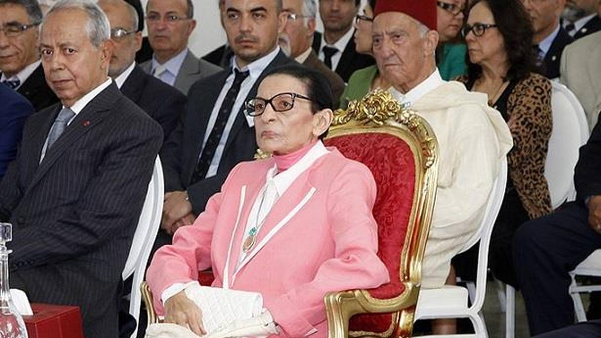 La défunte princesse Lalla Malika, née le 14 mars 1933, fut la sœur de feu le roi Hassan II et la fille de feu le roi Mohammed V.
