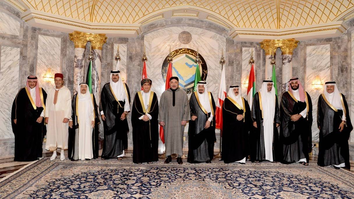 Le roi Mohammed VI en compagnie des rois et chefs d'Etats du CCG (Archives).
 
