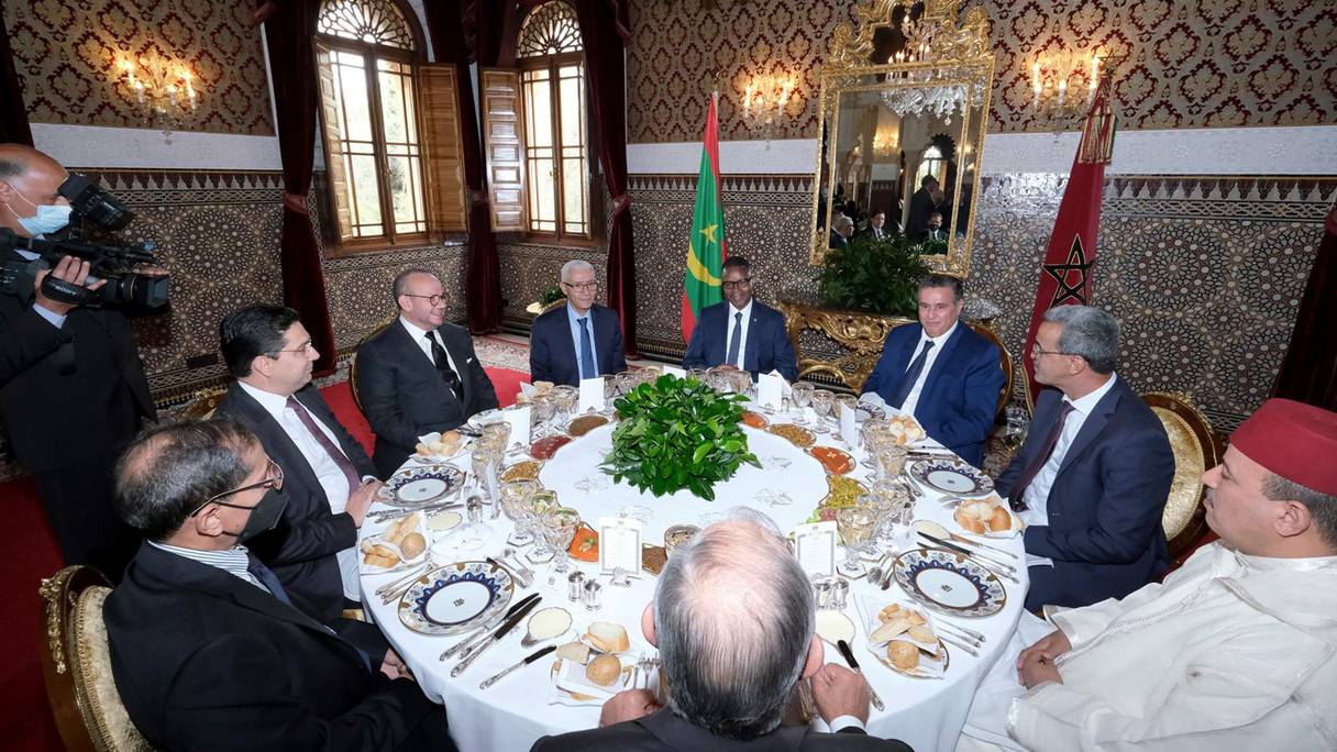 Déjeuner offert par le Roi Mohammed VI en l'honneur du Premier ministre mauritanien et de la délégation l'accompagnant, le 11 mars 2022.
