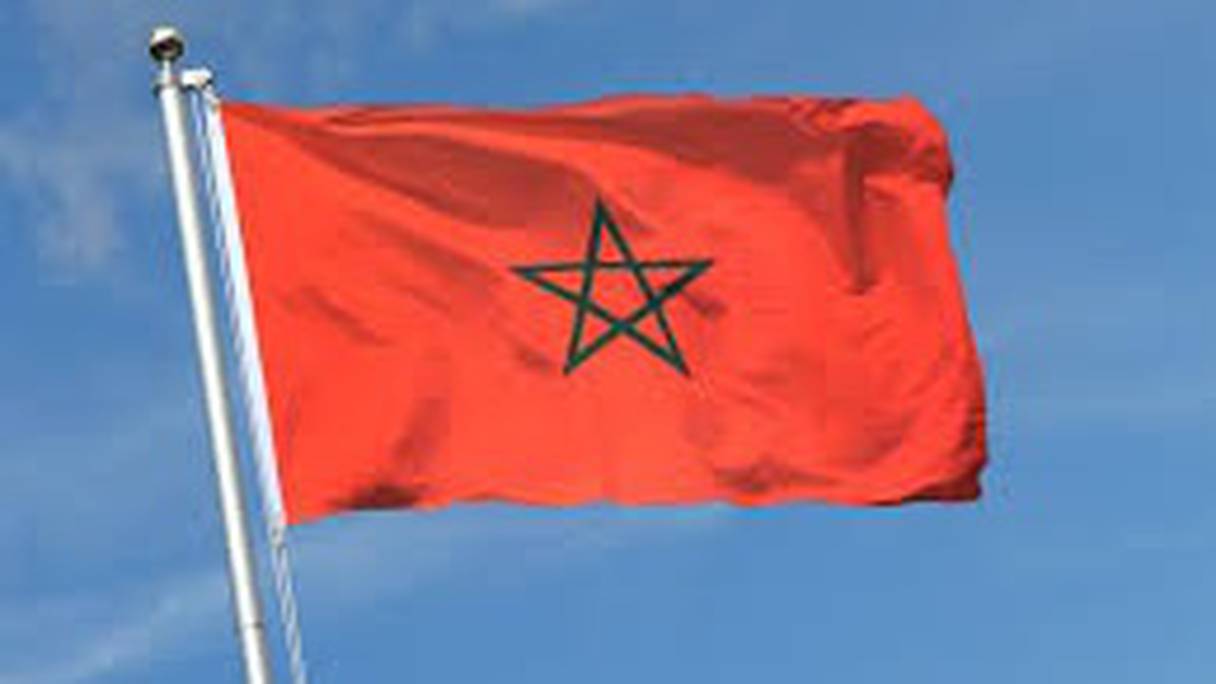 Le drapeau du Royaume du Maroc.
