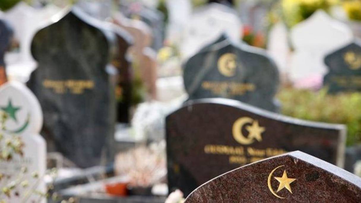 Les carrés musulmans dans les cimetières en France.
