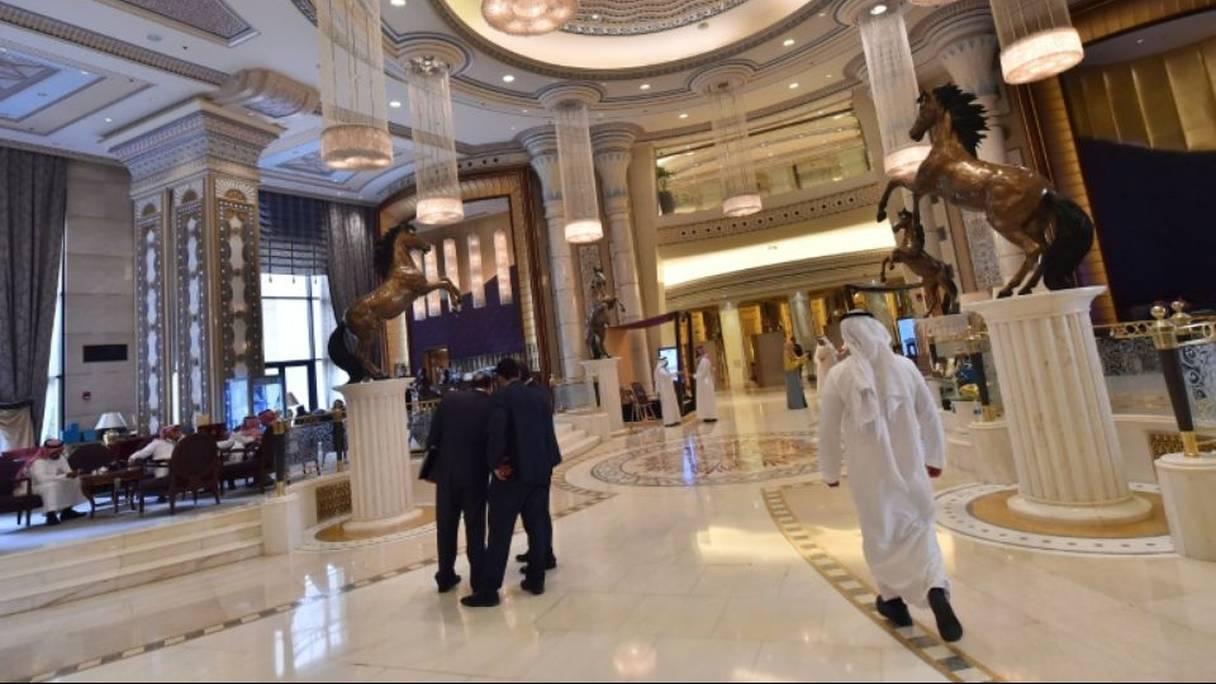 Le hall de l'hôtel Ritz-Carlton à Riyad. 
