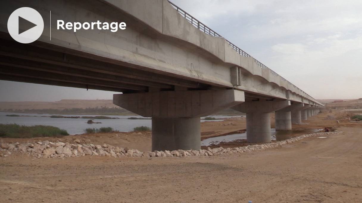 D’une longueur de 600 mètres et d’une largeur de 14 mètres, le pont de l'oued Sakia El Hamra permettra d'éviter les coupures de routes suite à des inondations.
