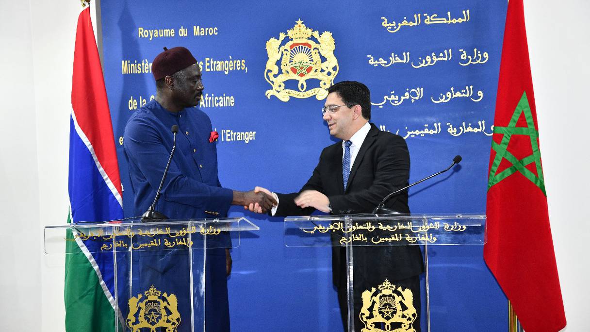 Nasser Bourita et son homologue gambien, Mamadou Tangara, le 12 décembre à Rabat.
