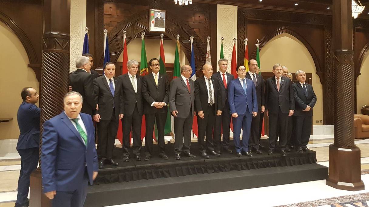 Les ministres du «5+5» réunis, ce dimanche 21 janvier à Alger, avec la participation de Nasser Bourita, ministre des Affaires étrangères et de la coopération internationale.
