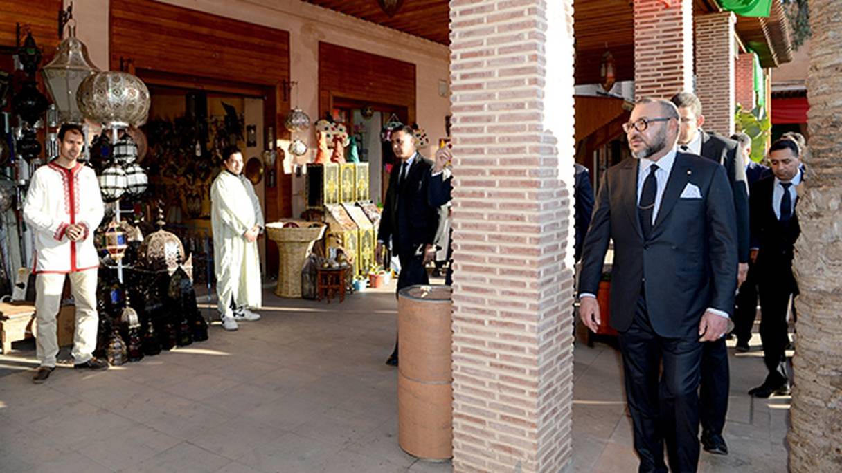 Lors de sa dernière visite à Marrakech, le roi avait demandé à rebaptiser de leur nom d’origine les ruelles et places du quartier Essalam.
