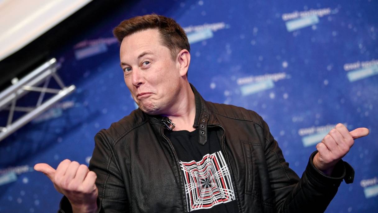 Le propriétaire de SpaceX, PDG de Tesla et homme le plus riche du monde, Elon Musk, sur le tapis rouge de la cérémonie des Axel Springer Awards, à Berlin, le 1er décembre 2020.
