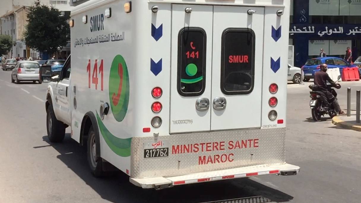 Une ambulance Allô SAMU 141, dédiée aux patients atteints du Covid-19, à Casablanca.
